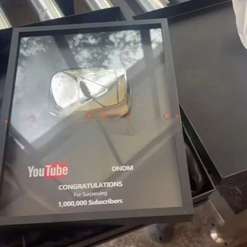 Logo YouTube i Bilibili, przyc – Board Game Logo recenzja i cena